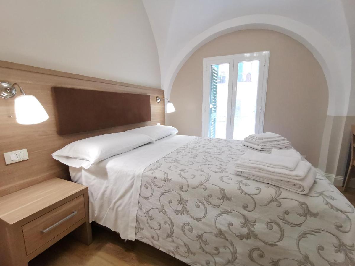 Opera Relais 85 Bed & Breakfast Messina Eksteriør bilde